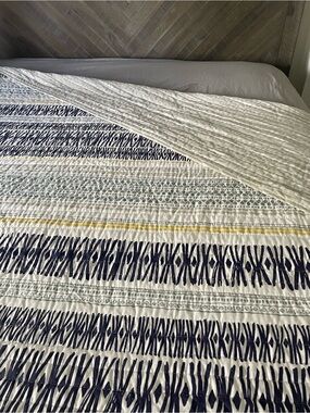 Nordstrom Rack King Size Quilt, Navy, White and Yellow Striped Quilted Coverlet